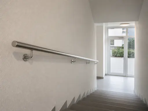 Durchgehender Handlauf für Treppen nach SIA-Norm